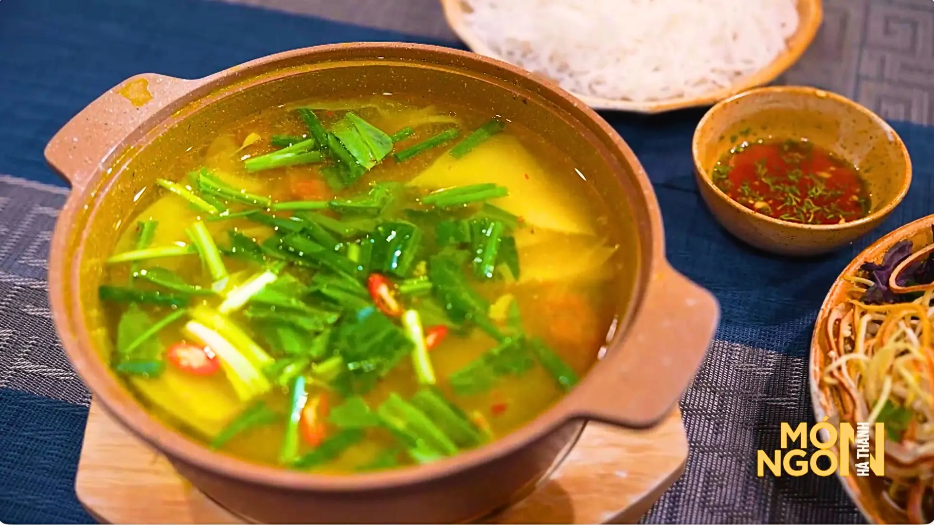 Cá lăng om măng cay